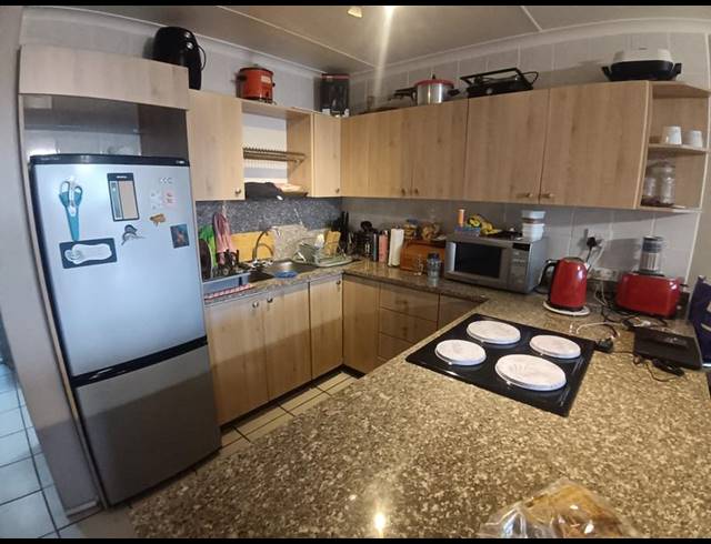 2 BEDROOM APARTMENT FOR SALE IN UVONGO BEACH
